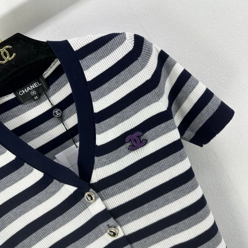 Refined Chanel T-Shirts 107824