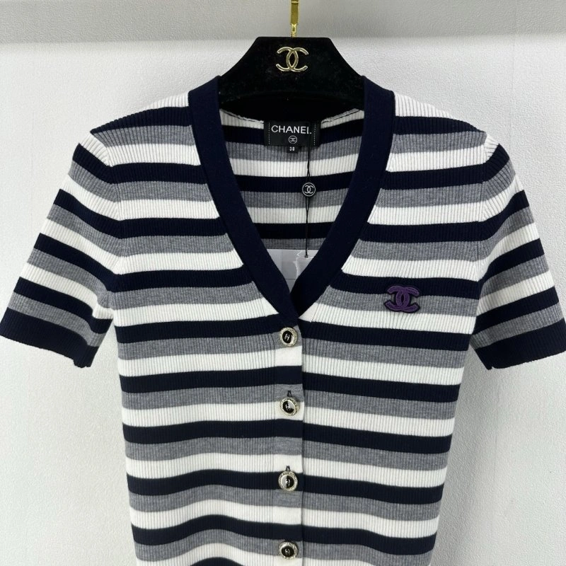 Refined Chanel T-Shirts 107824