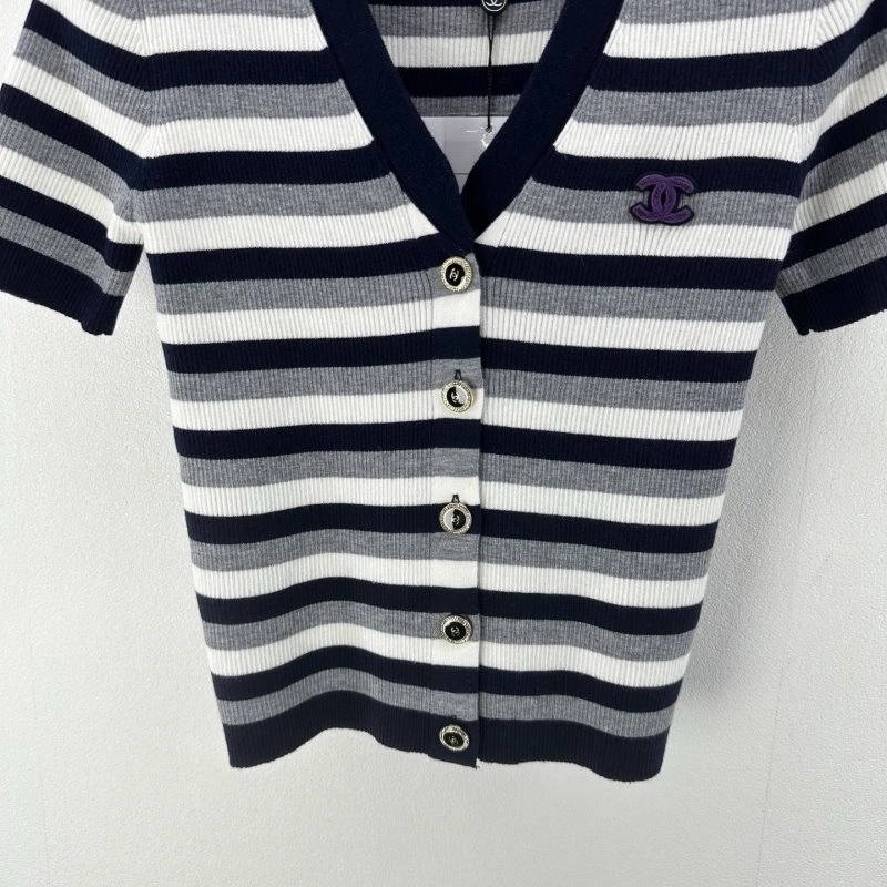 Refined Chanel T-Shirts 107824