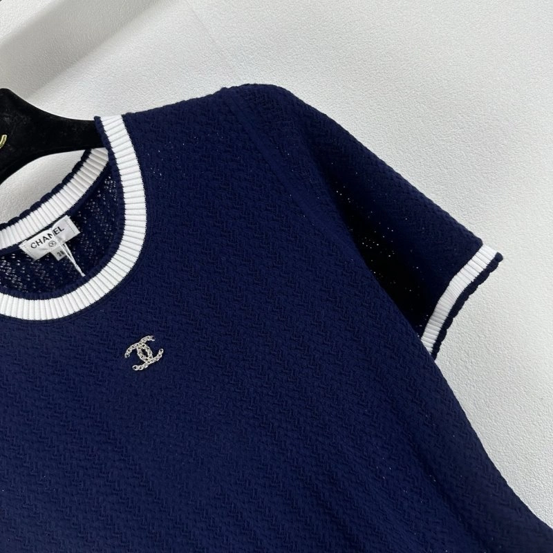 Chanel T-Shirts Versatile 107785