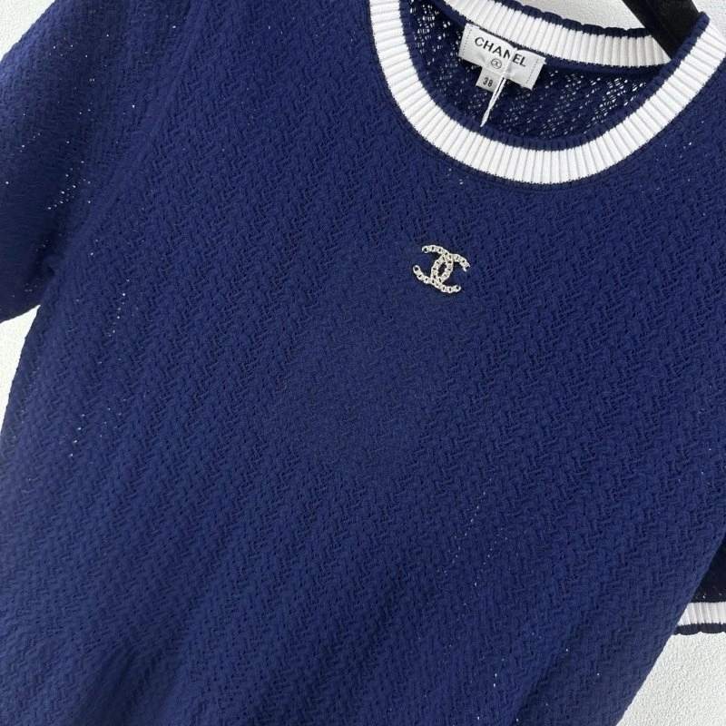 Chanel T-Shirts Versatile 107785
