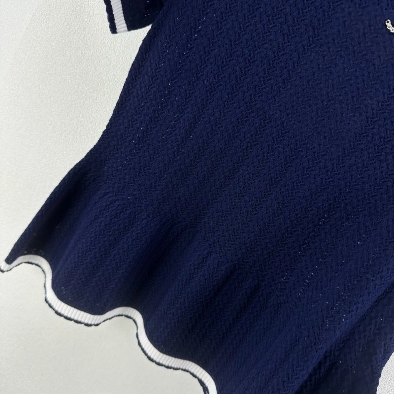 Chanel T-Shirts Versatile 107785