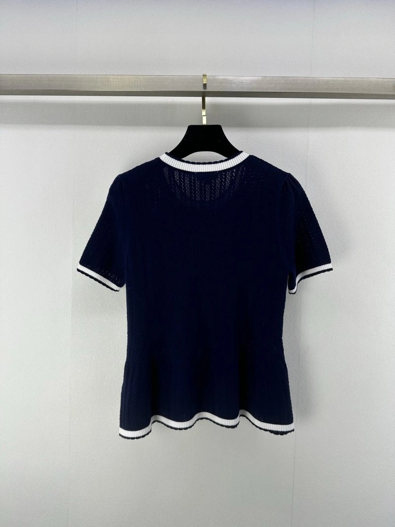 Chanel T-Shirts Versatile 107785