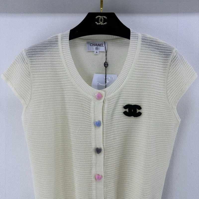 Minimalist Chanel T-Shirts 107759
