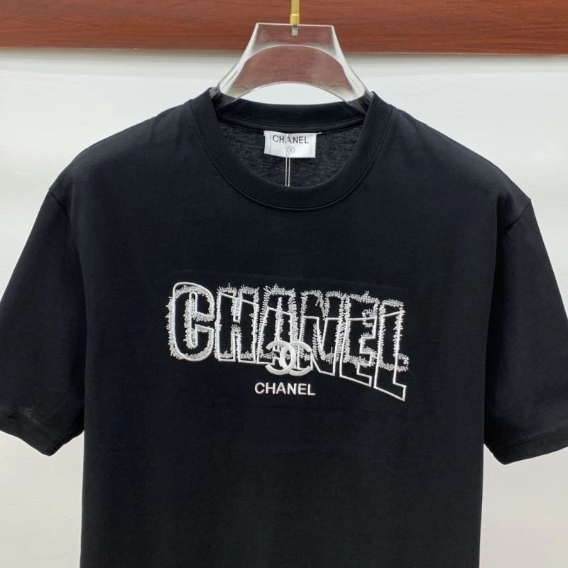Chanel T-Shirts Versatile 111331