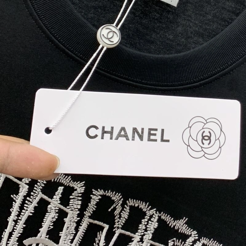 Chanel T-Shirts Versatile 111331