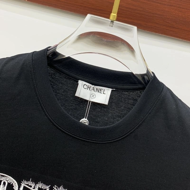 Chanel T-Shirts Versatile 111331