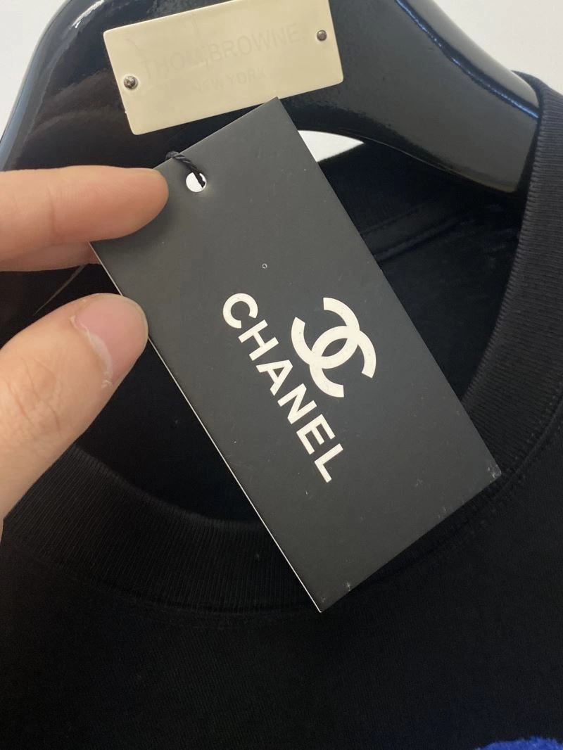 Chanel T-Shirts Casual 111336