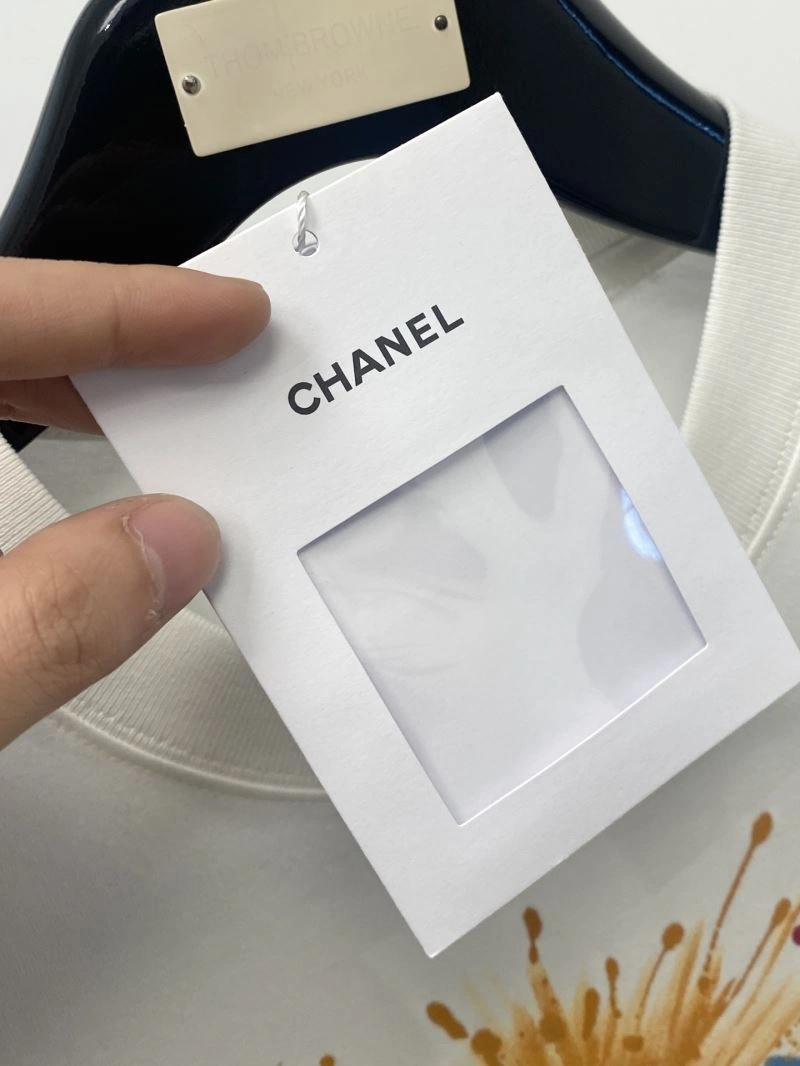 HighPerformance Chanel T-Shirts 111329
