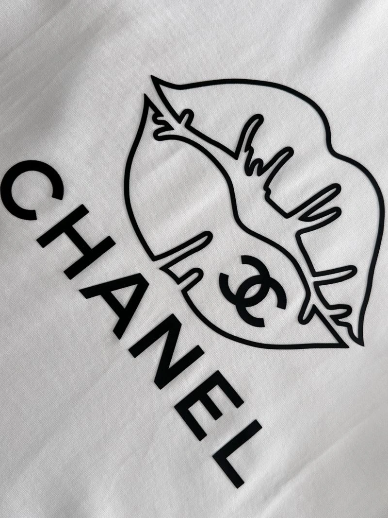 Chanel T-Shirts Resilient 111306