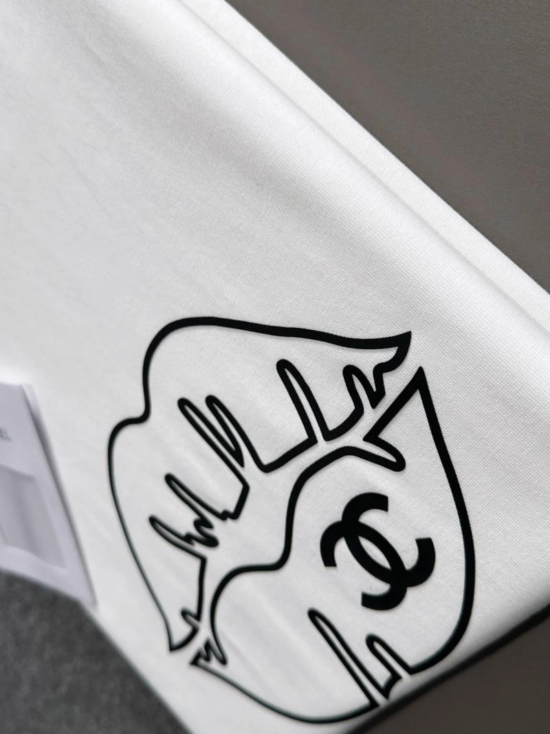 Chanel T-Shirts Resilient 111306