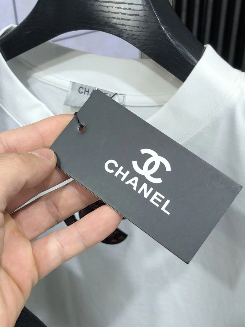 Bold Chanel T-Shirts 111236