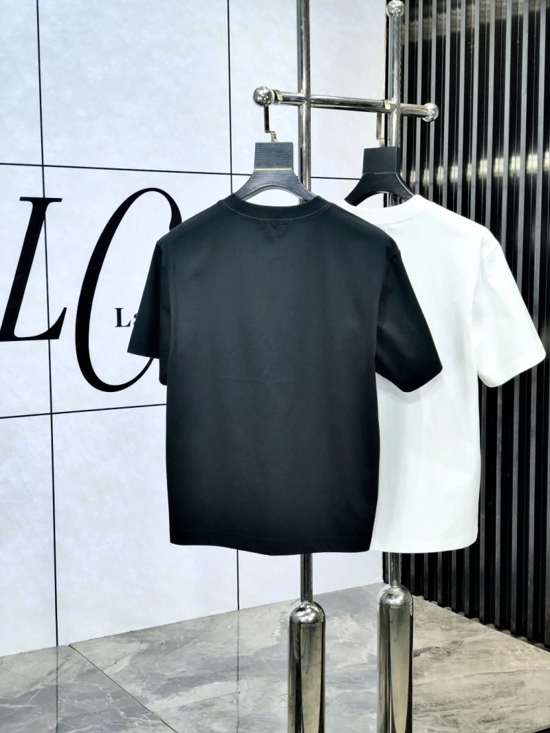 Bold Chanel T-Shirts 111236