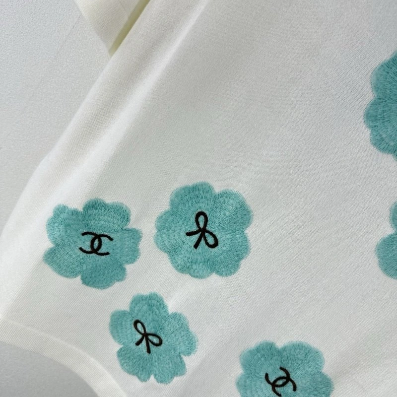 Chanel T-Shirts Bold 109699