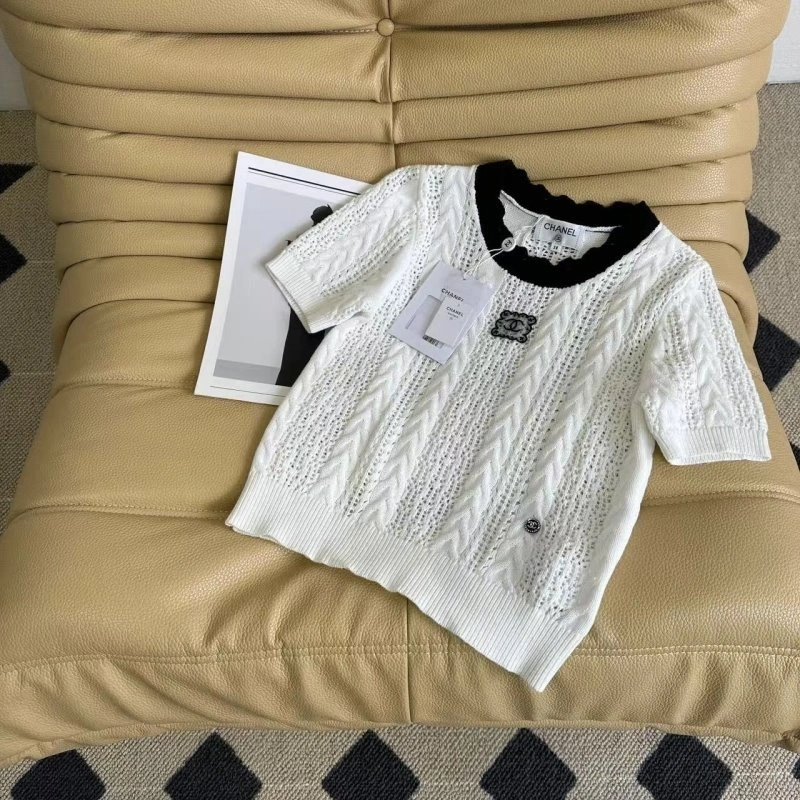 Flexible Chanel T-Shirts 109721