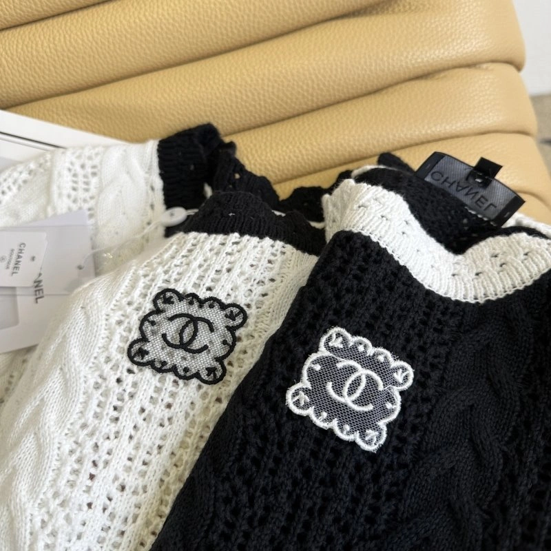 Flexible Chanel T-Shirts 109721