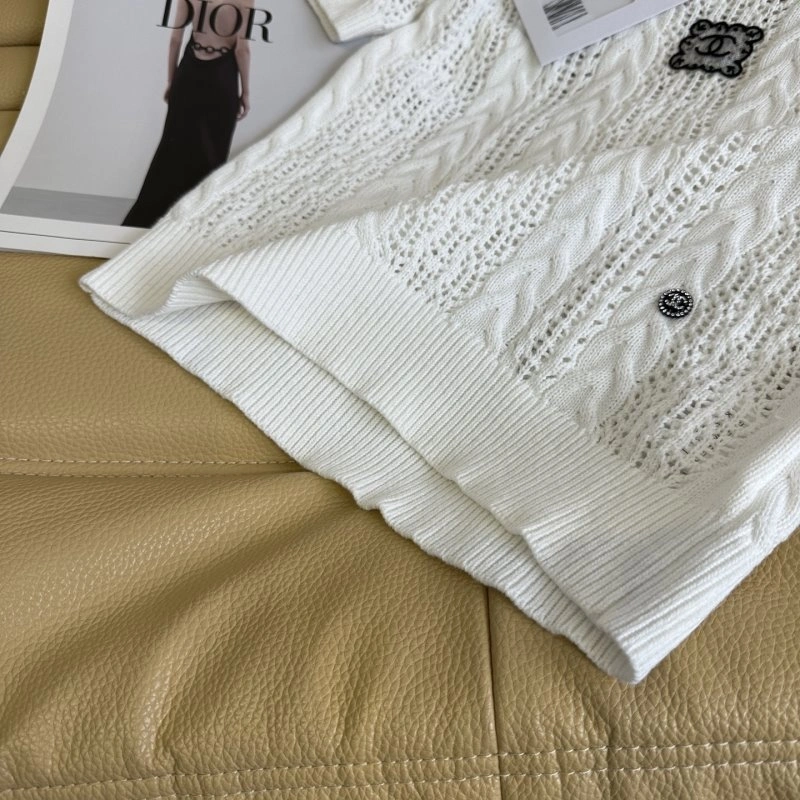 Flexible Chanel T-Shirts 109721
