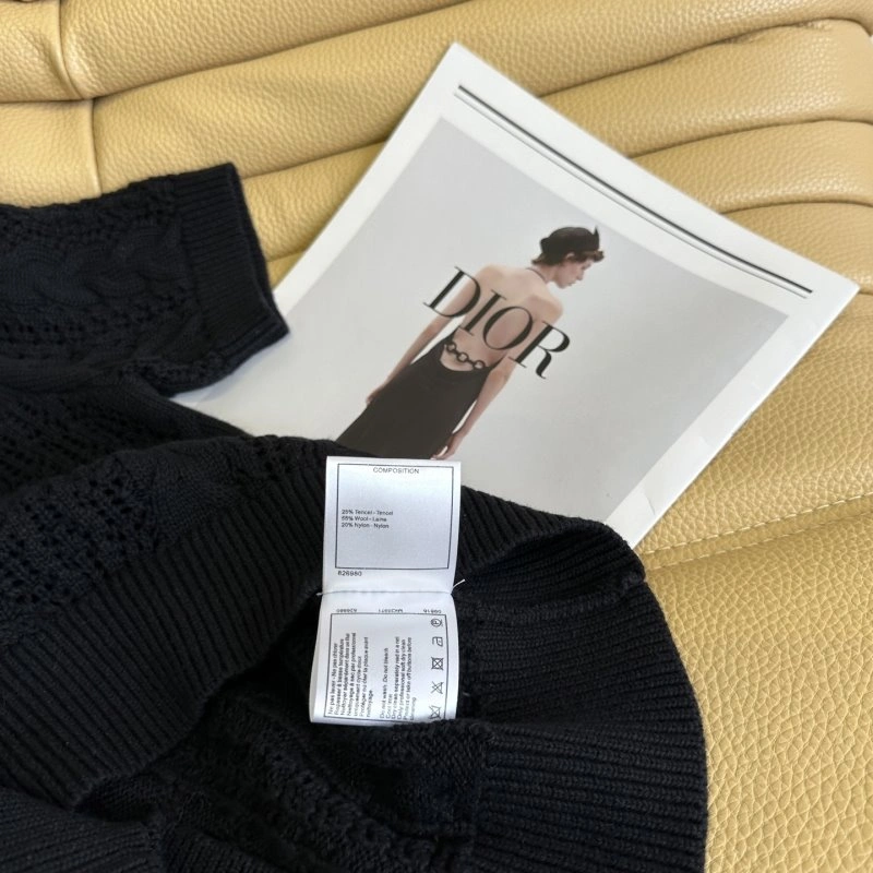 Flexible Chanel T-Shirts 109721