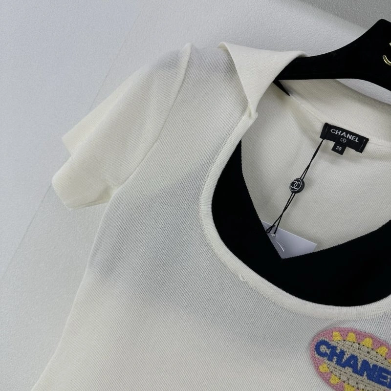 Chanel T-Shirts Youthful 109714