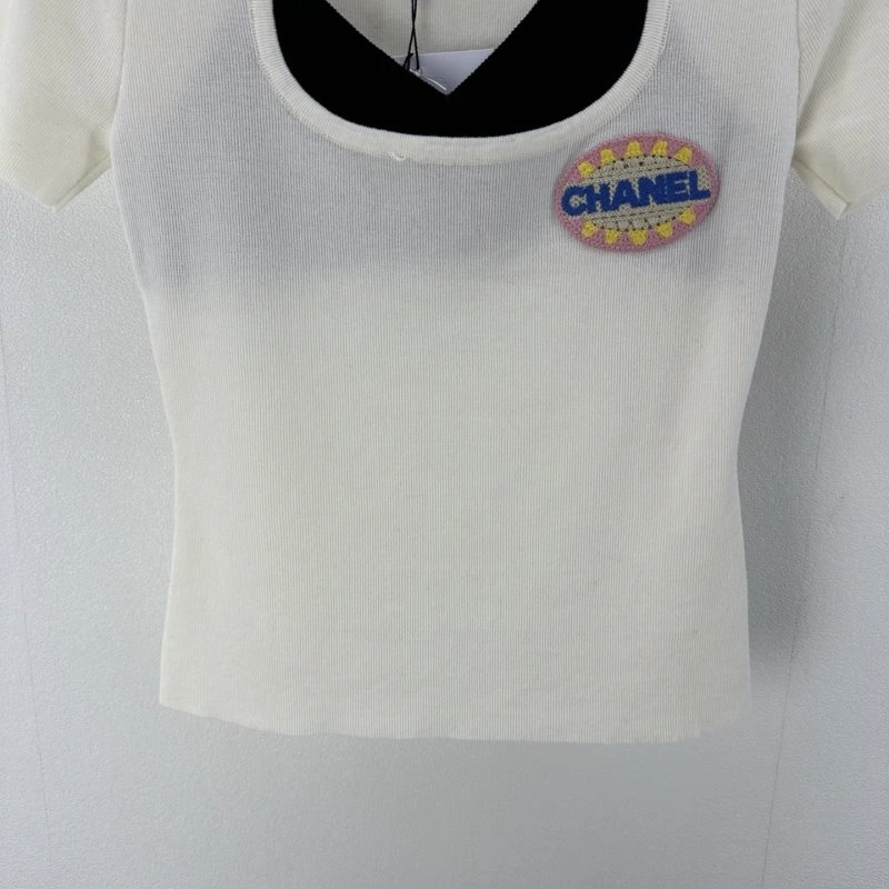 Chanel T-Shirts Youthful 109714