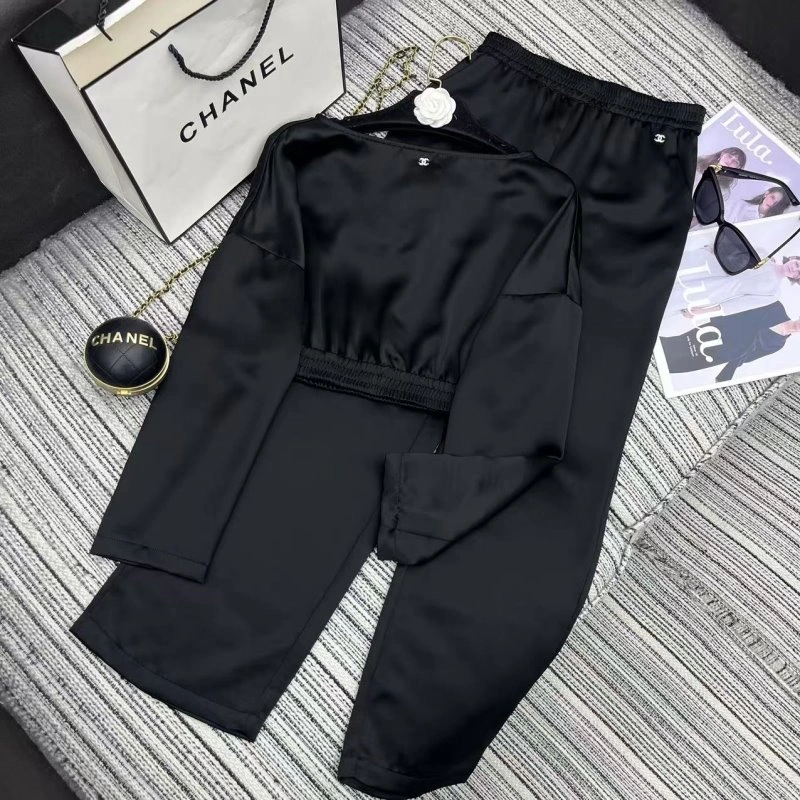 Flexible Chanel T-Shirts 109675