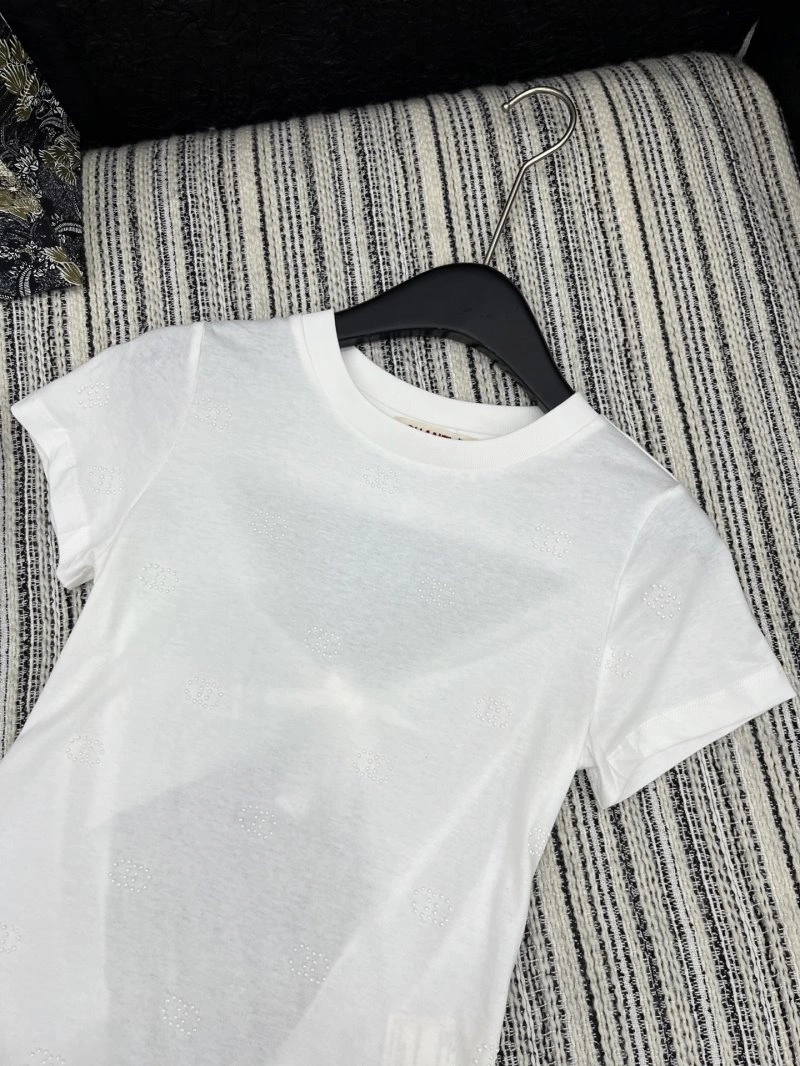 Trendsetting Chanel T-Shirts 109669