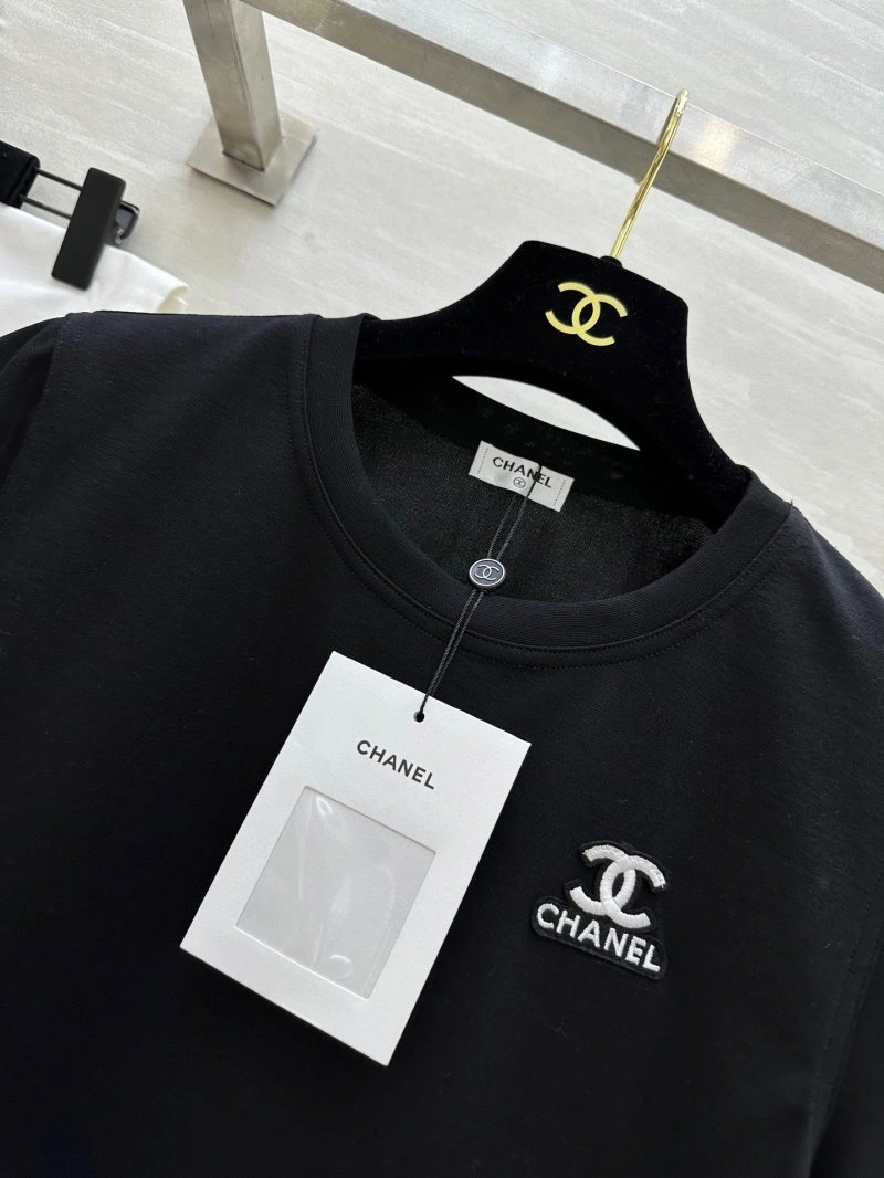 Chanel T-Shirts Classic 109666