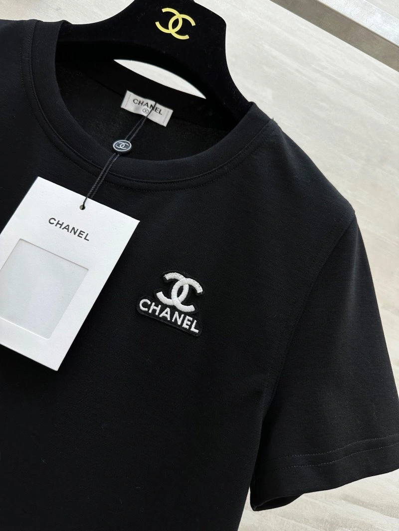 Chanel T-Shirts Classic 109666