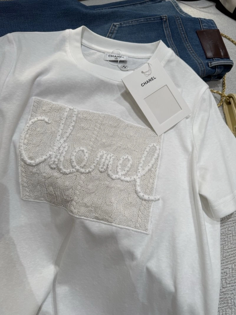 Compact Chanel T-Shirts 109659