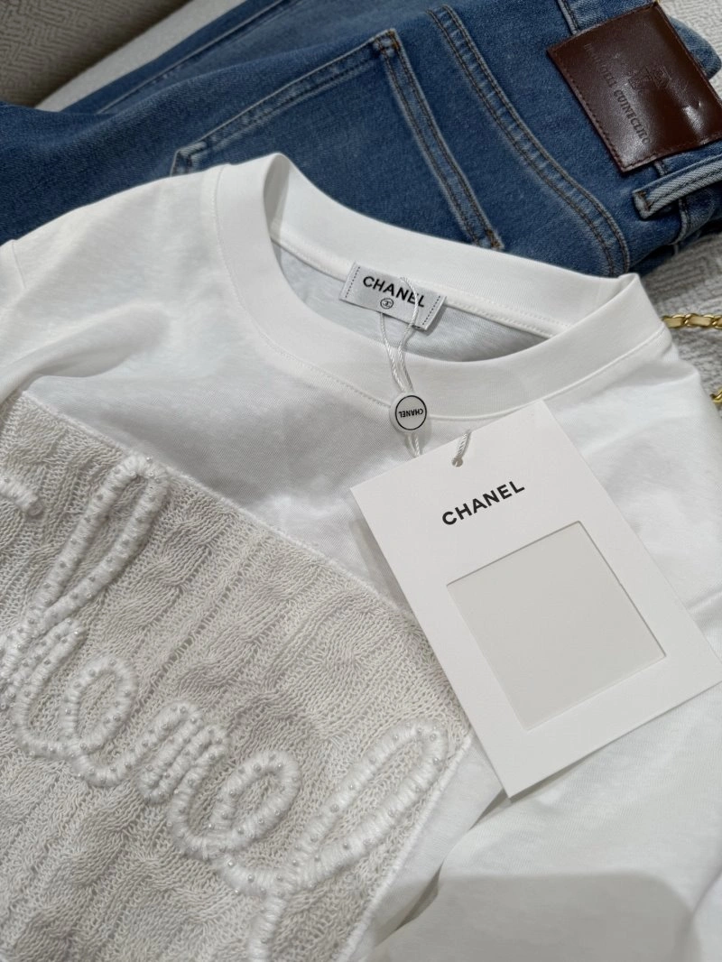 Compact Chanel T-Shirts 109659