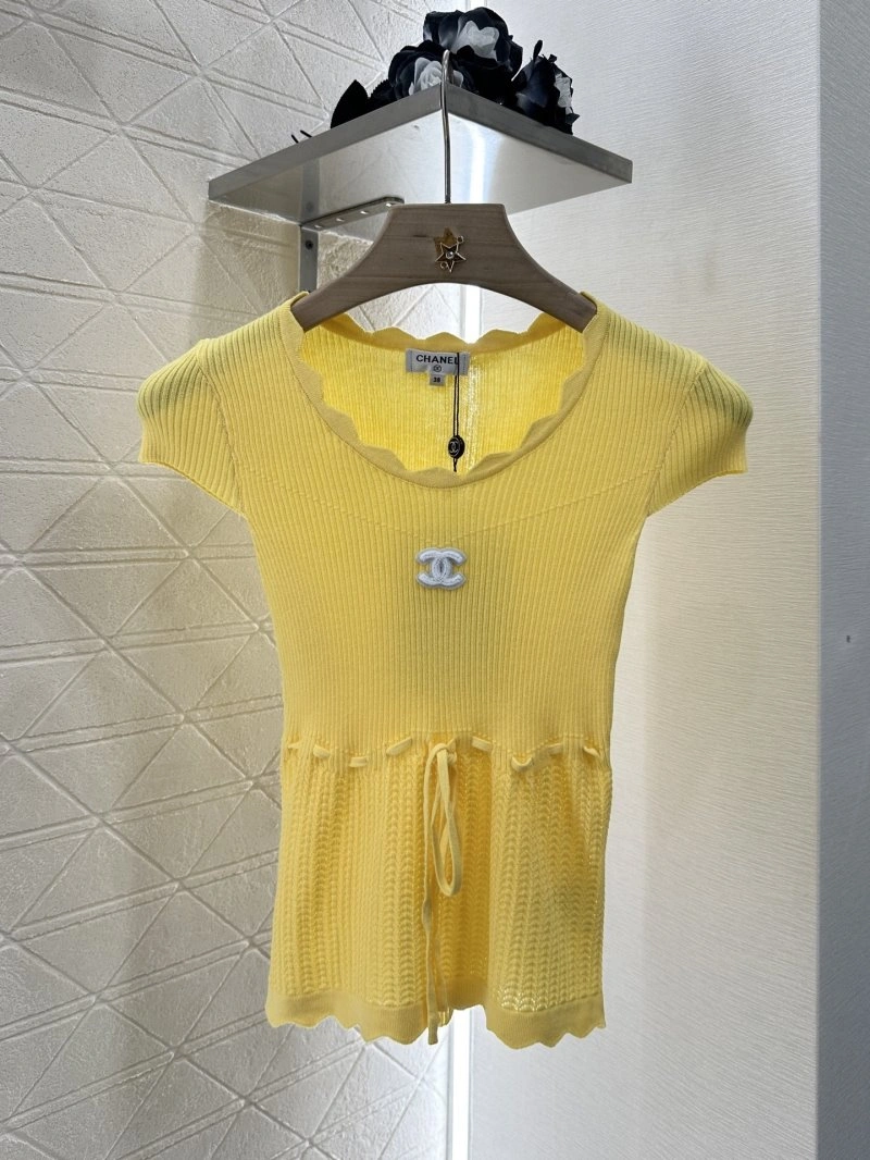 Chanel T-Shirts Neat 109676