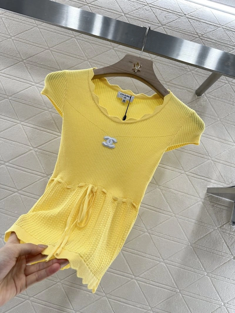 Chanel T-Shirts Neat 109676