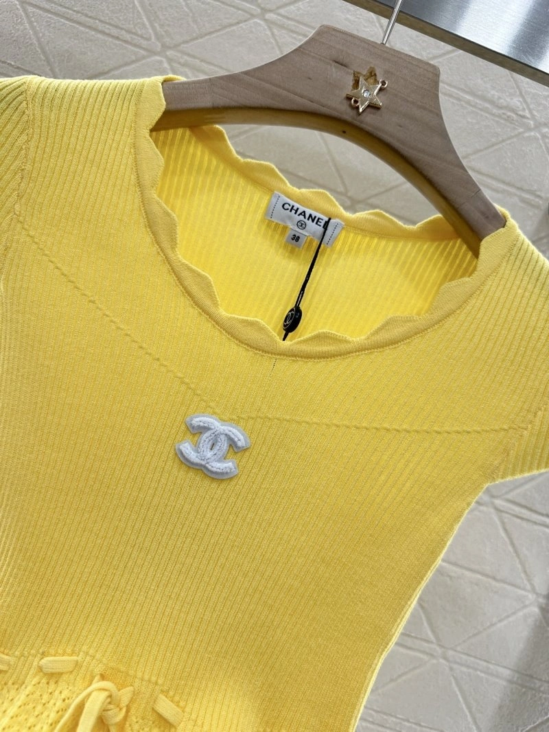 Chanel T-Shirts Neat 109676