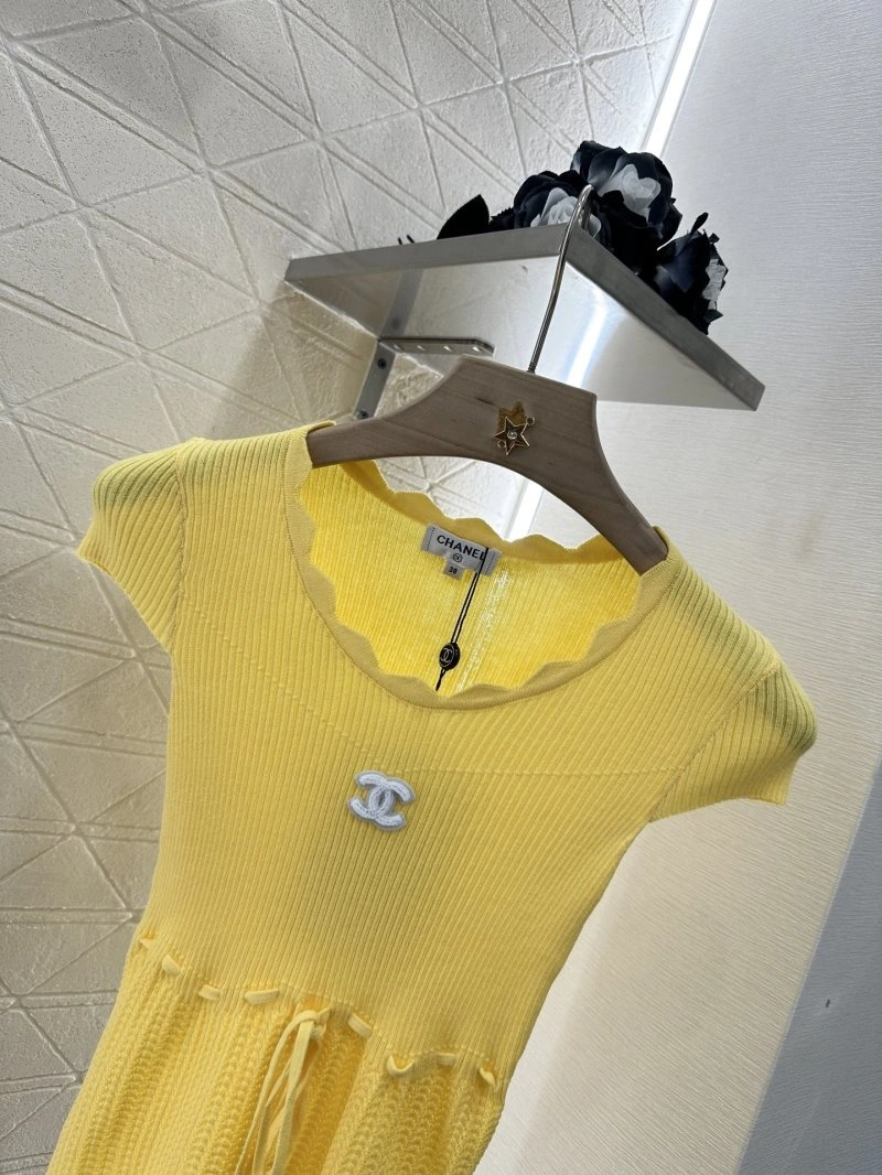 Chanel T-Shirts Neat 109676
