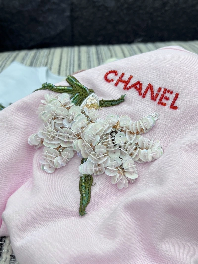 Stretchable Chanel T-Shirts 109658