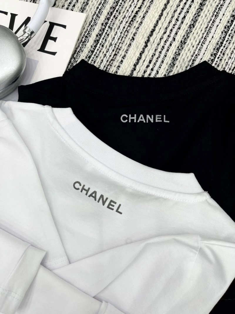 Chanel T-Shirts Vibrant 109670