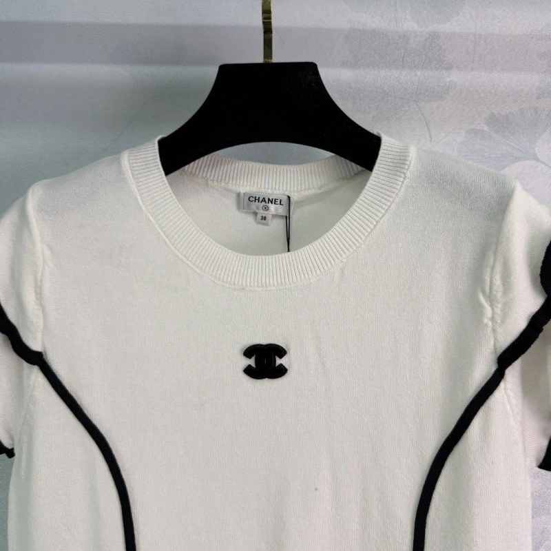 Supportive Chanel T-Shirts 109661