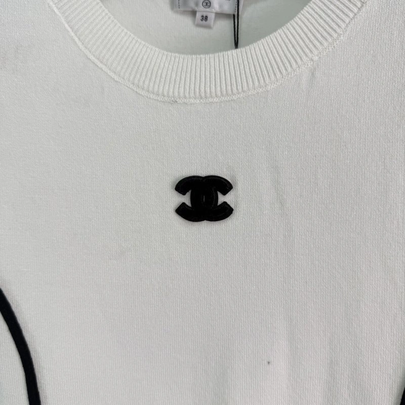 Supportive Chanel T-Shirts 109661