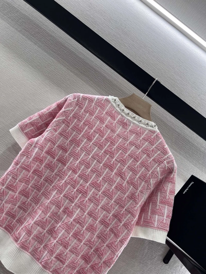 WellDesigned Chanel T-Shirts 109635