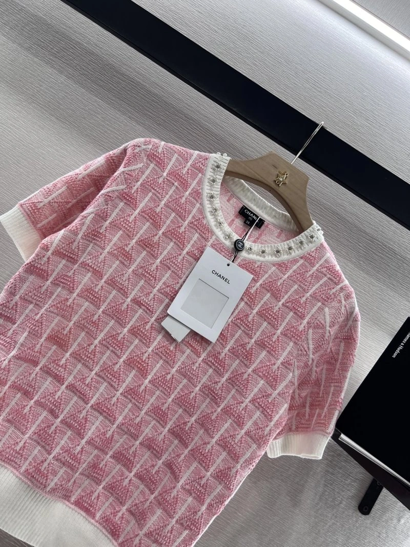 WellDesigned Chanel T-Shirts 109635