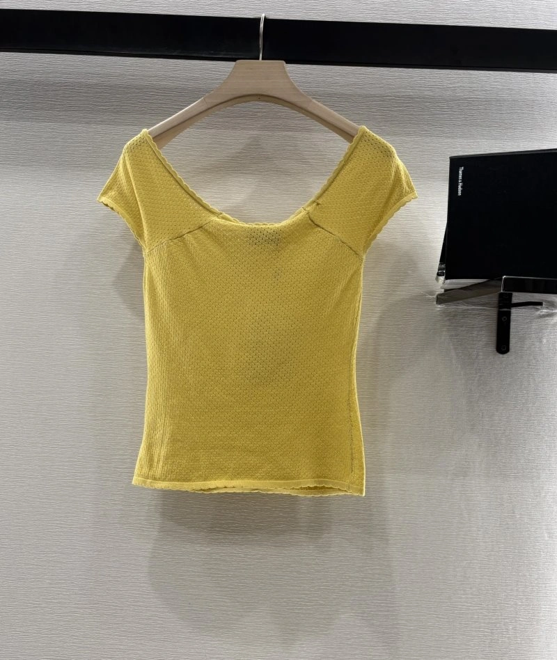 Comfortable Chanel T-Shirts 109631