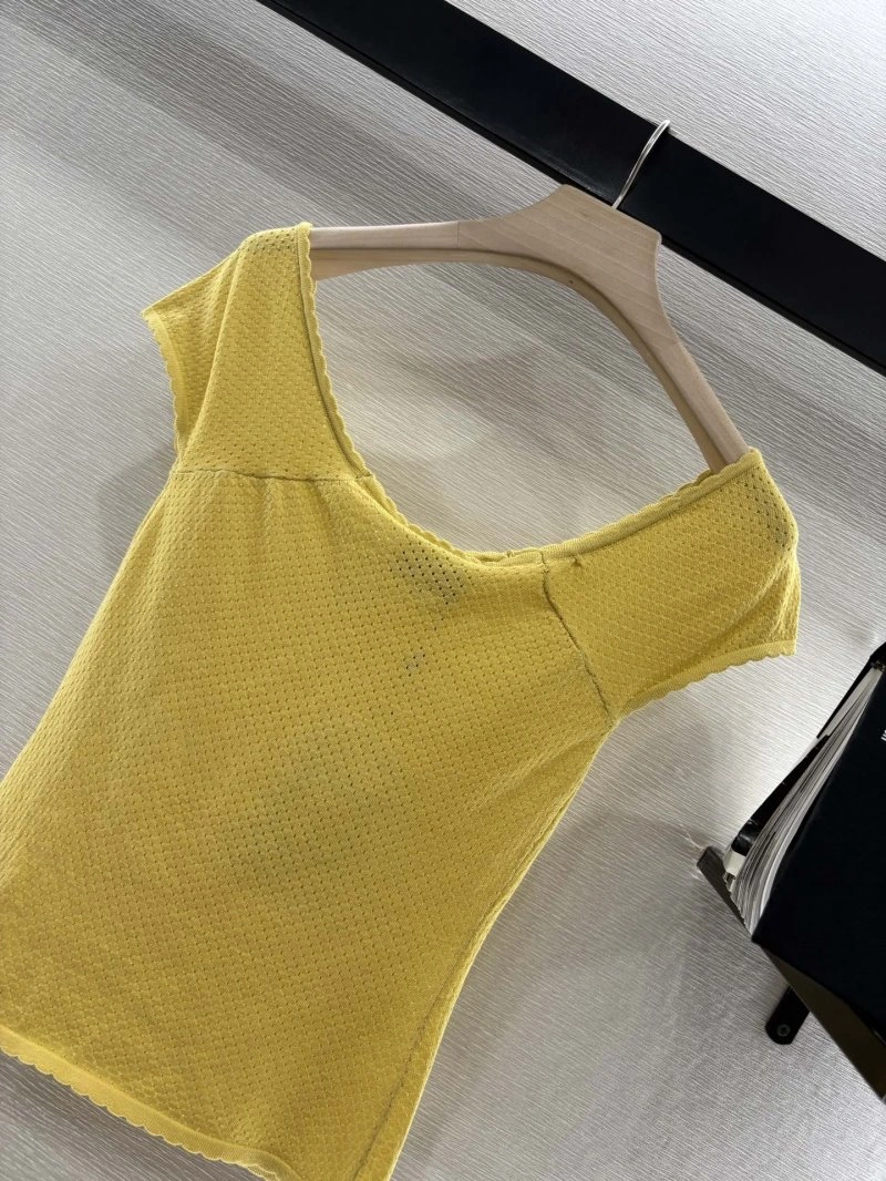 Comfortable Chanel T-Shirts 109631