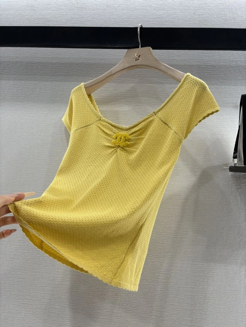 Comfortable Chanel T-Shirts 109631