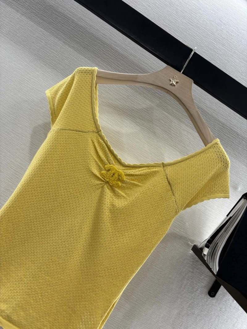 Comfortable Chanel T-Shirts 109631