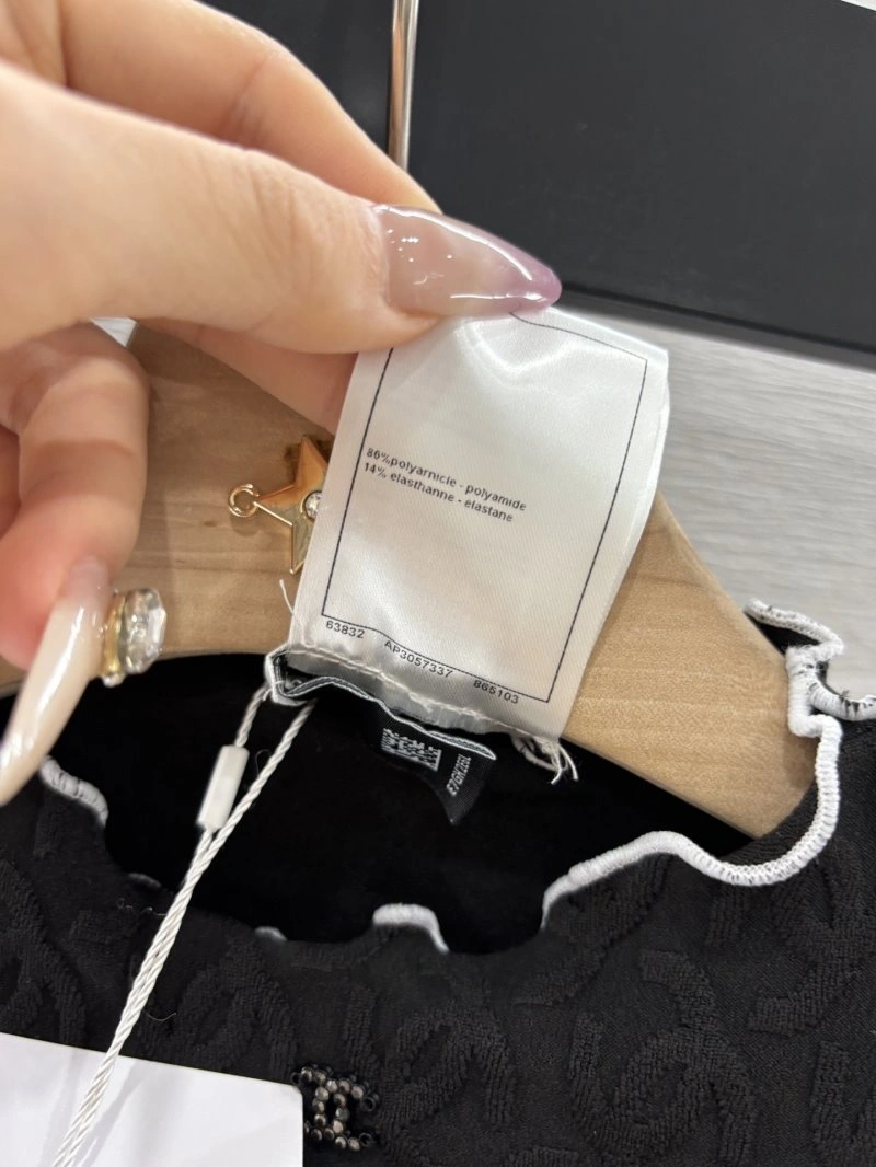 Sustainable Chanel T-Shirts 109632