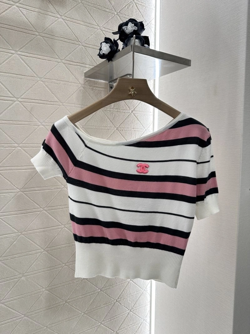 Classic Chanel T-Shirts 109621
