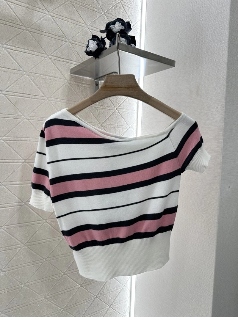 Classic Chanel T-Shirts 109621