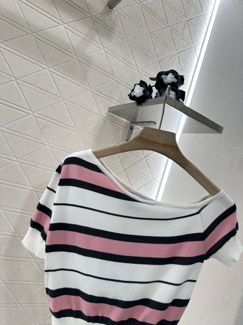 Classic Chanel T-Shirts 109621