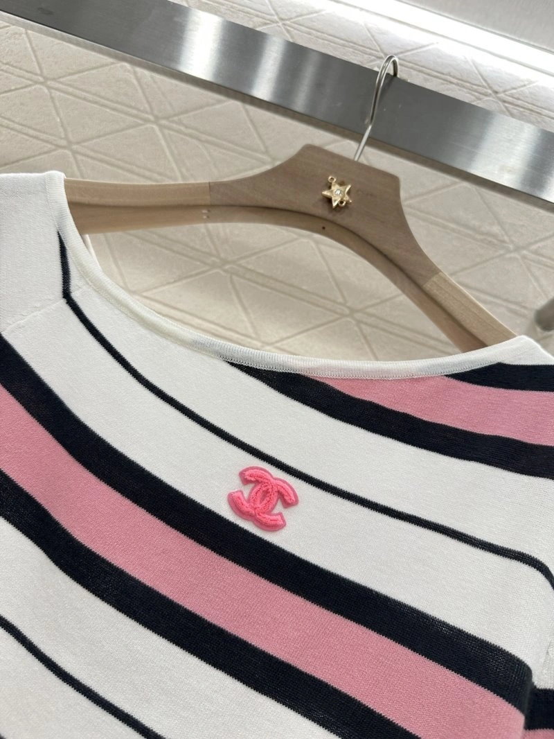 Classic Chanel T-Shirts 109621