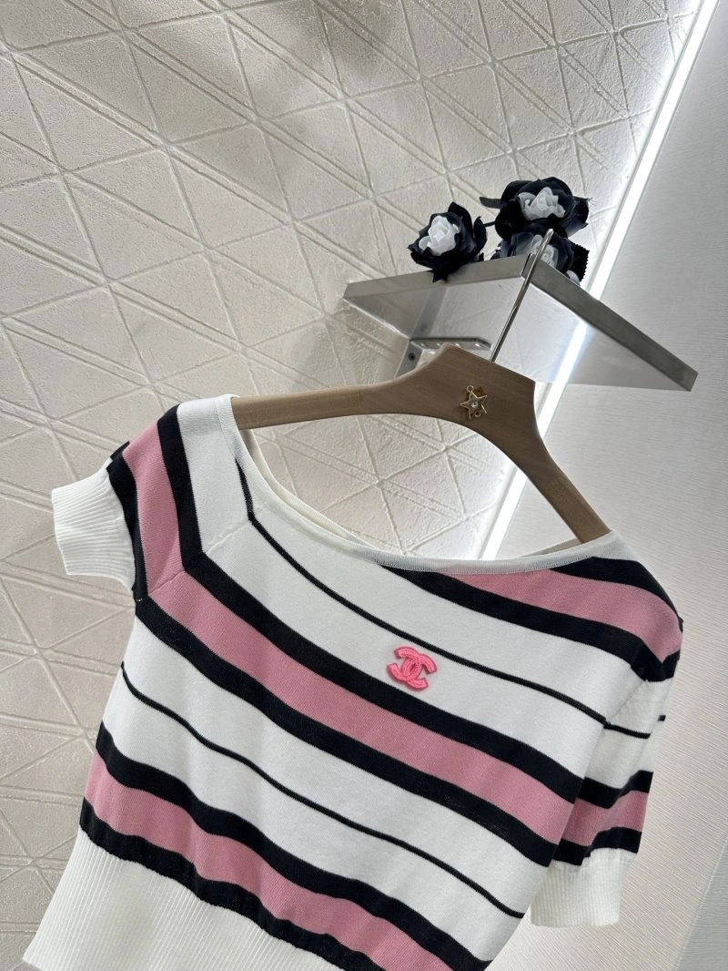 Classic Chanel T-Shirts 109621